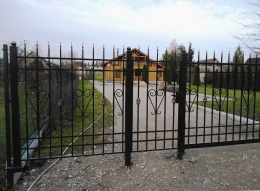 Ворота откатные с элементами ковки д. Пятница