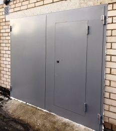 Ворота гаражные с калиткой