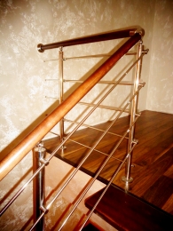 Перила с деревянным поручнем ул. Шимская