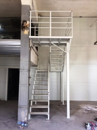 Лестница техническая (покрытие лист чечевица 2,5 мм)