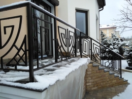 перила с геометрическим узором