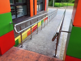 Перила из нержавеющей стали для пандуса