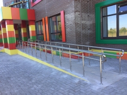 Перила из нержавеющей стали для пандуса