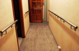 Поручень пристенный из нержавейки 