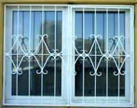 Решетка с ковкой на окно, средний узор (артикул-РК05)