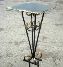 Столик кованый на кладбище с позолотой (артикул - МРК02)