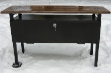 Лавка с ящиком для хранения на кладбище (артикул - МРС09)