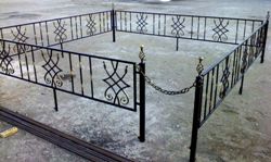 Ритуальная оградка сварная с элементами ковки (артикул-РО17)