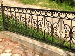 Ритуальная оградка сварная из кованных элементов (артикул-РО23)