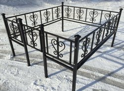 Ритуальная оградка сварная с элементами ковки (артикул-РО10)