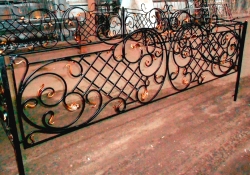 Ритуальная оградка кованная на сварном каркасе (артикул-РО22)