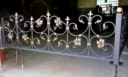 Ритуальная оградка сварная с элементами ковки (артикул-РО21)