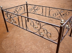 Ритуальная оградка сварная с элементами ковки (артикул-РО14)