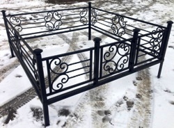 Ритуальная оградка сварная с элементами ковки (артикул-РО13)