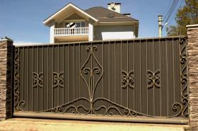 Откатные ворота с профлистом и ковкой (Артикул СОВ-10)