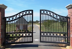 Ворота распашные сварные с декором (артикул ВС05)